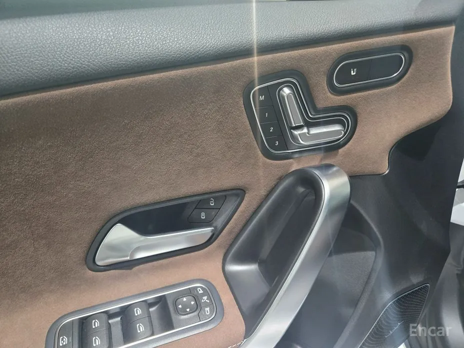 Фото 11 - Mercedes-Benz A-Class