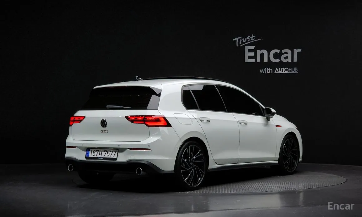 Фото 2 - Volkswagen Golf