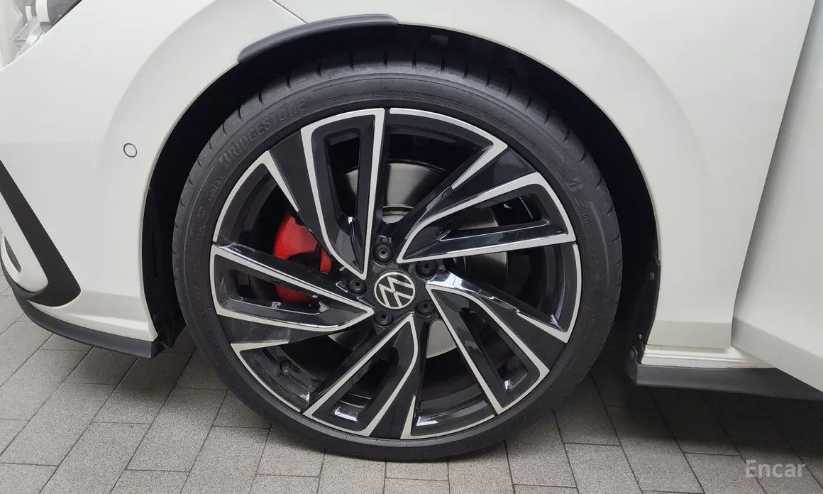 Фото 5 - Volkswagen Golf