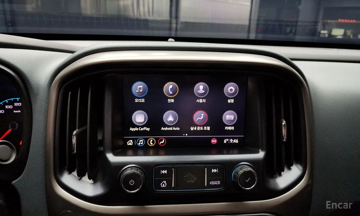 Photo 14 - Chevrolet Colorado