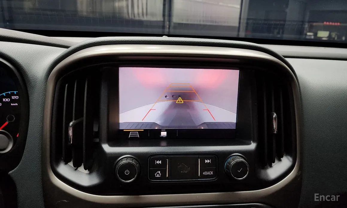 Photo 15 - Chevrolet Colorado