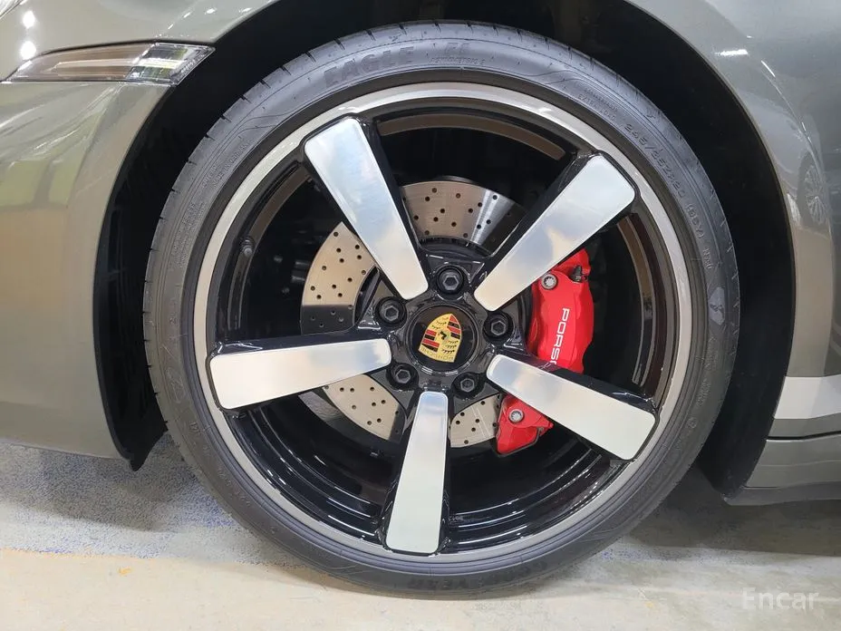 Фото 18 - Porsche 911