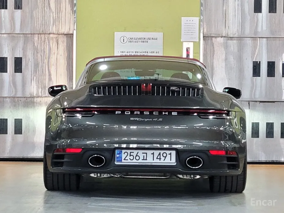 Фото 4 - Porsche 911