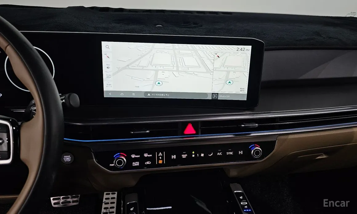 Фото 14 - Kia Sorento