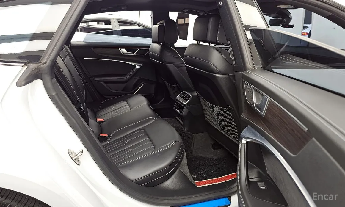 Фото 12 - Audi A7