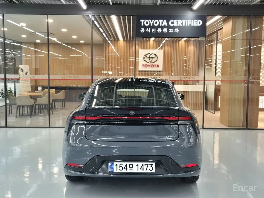 Фото 4 - Toyota Prius