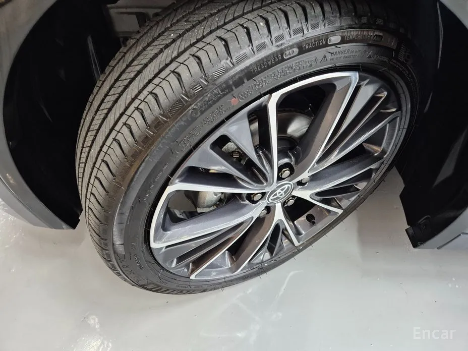 Фото 5 - Toyota Prius