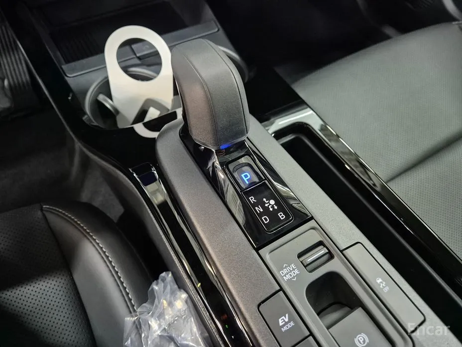 Фото 8 - Toyota Prius