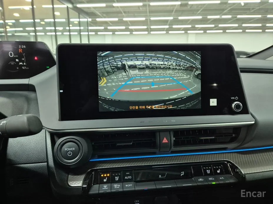 Фото 9 - Toyota Prius