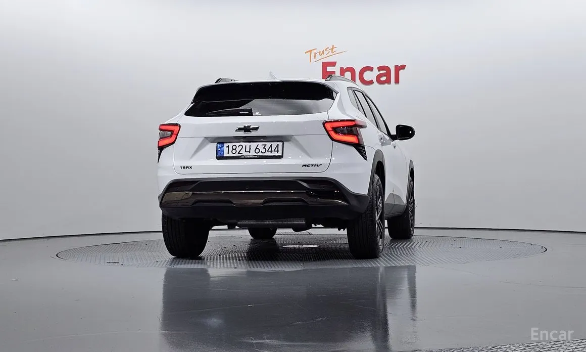 Фото 4 - Chevrolet Trax