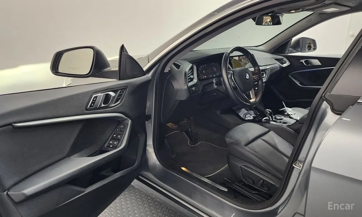 Фото 10 - BMW 2 Series