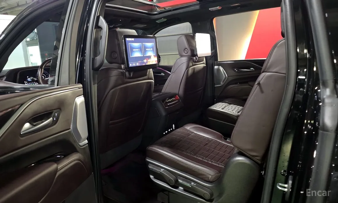 Фото 11 - Cadillac Escalade