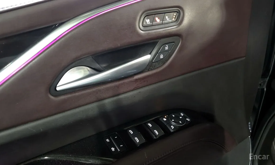 Фото 14 - Cadillac Escalade