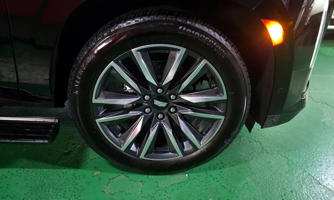 Фото 5 - Cadillac Escalade