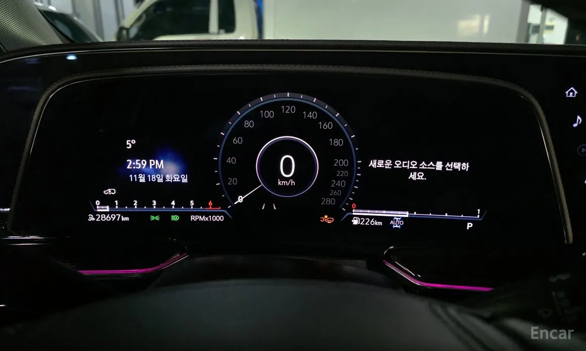 Фото 8 - Cadillac Escalade