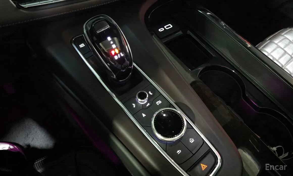 Фото 9 - Cadillac Escalade