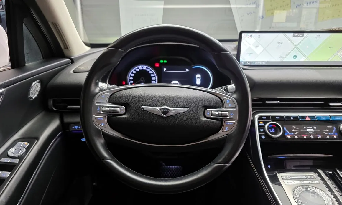 Фото 13 - Genesis GV80