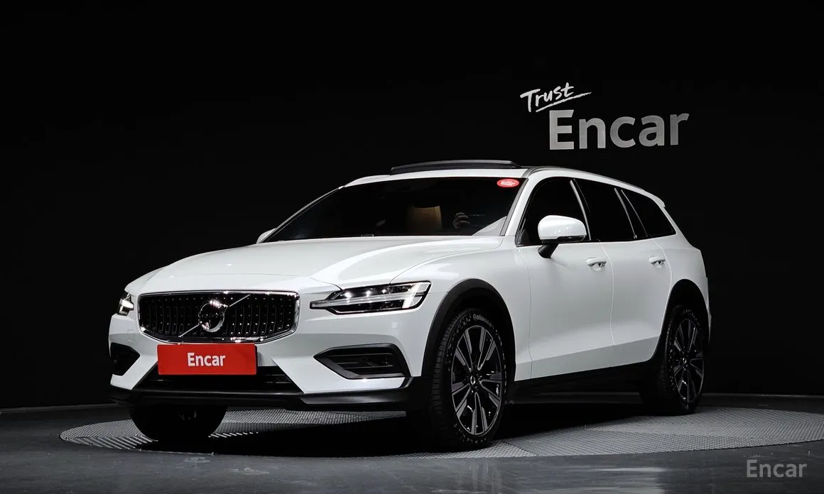 Фото 1 - Volvo V60