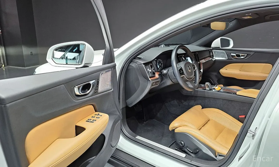 Фото 11 - Volvo V60