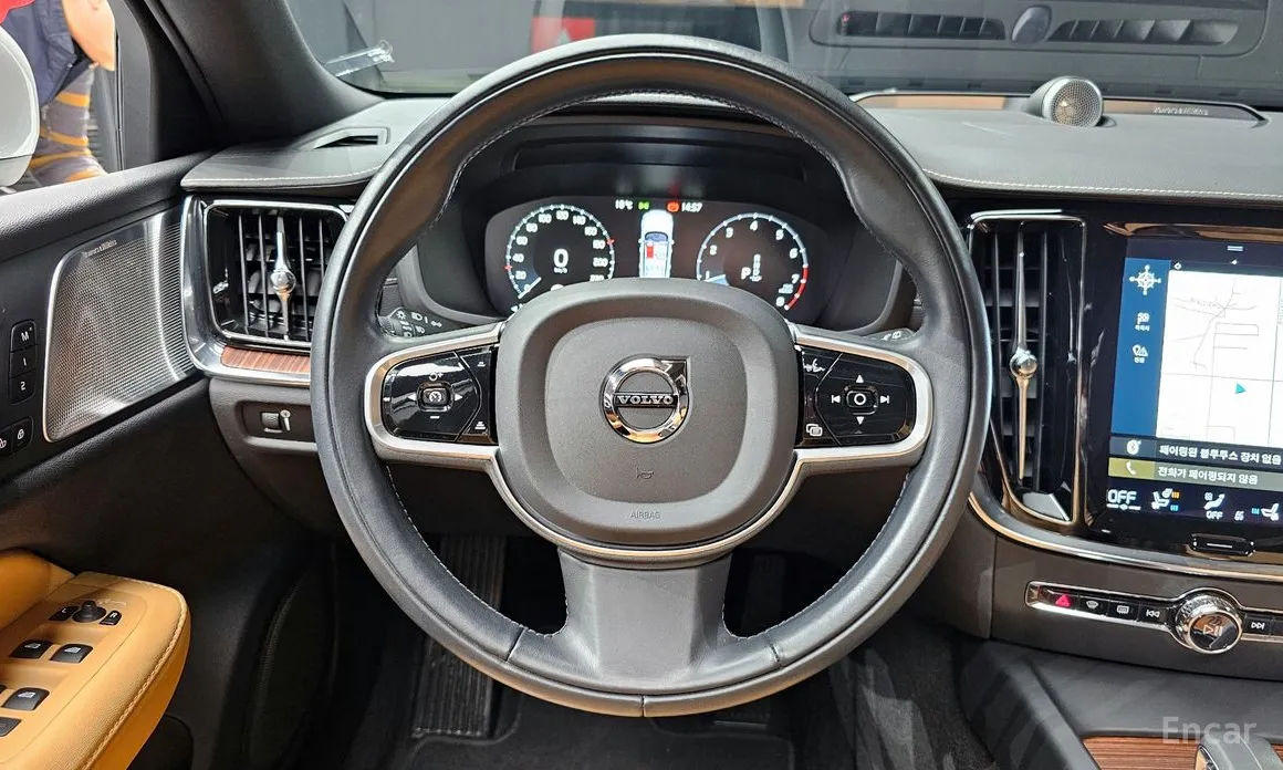 Фото 13 - Volvo V60