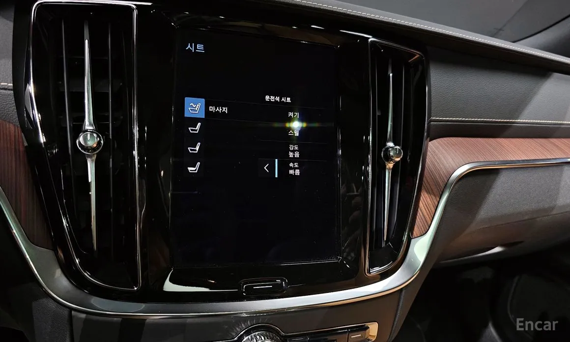 Фото 15 - Volvo V60