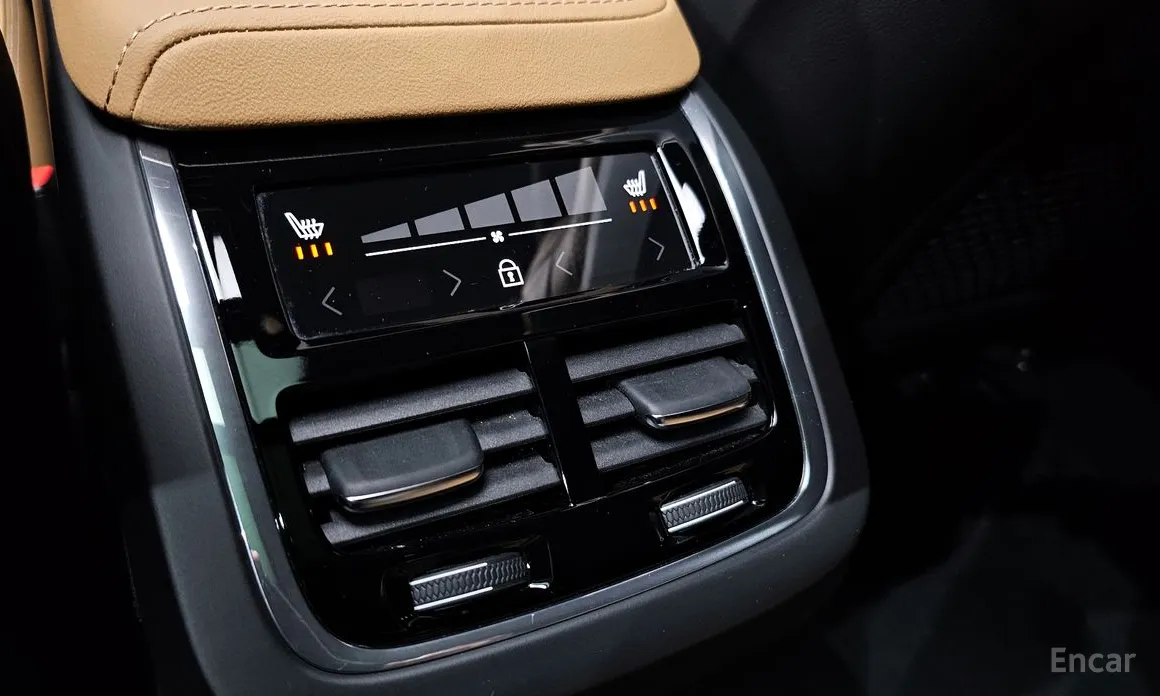 Фото 17 - Volvo V60