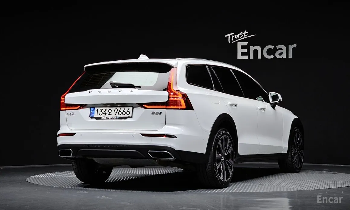 Фото 2 - Volvo V60