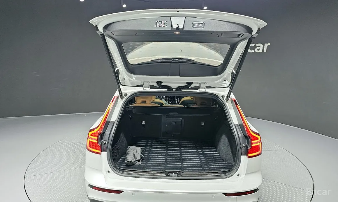 Фото 20 - Volvo V60