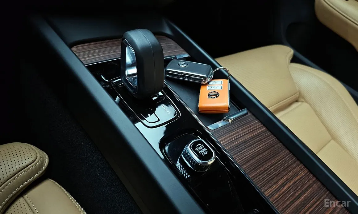 Фото 9 - Volvo V60