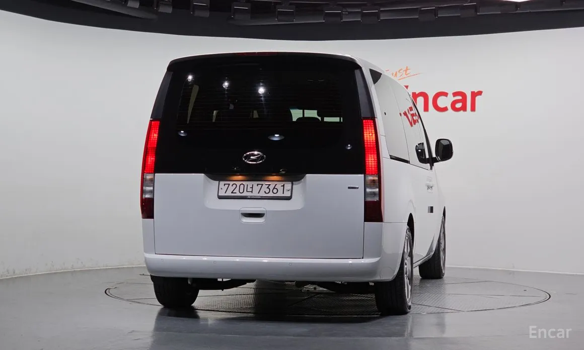 Фото 4 - Hyundai Staria