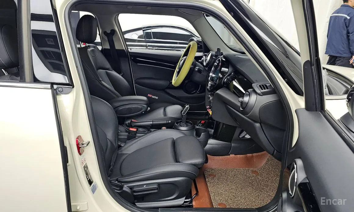 Фото 11 - Mini Cooper