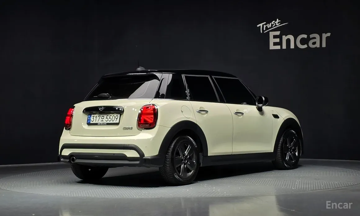 Фото 2 - Mini Cooper