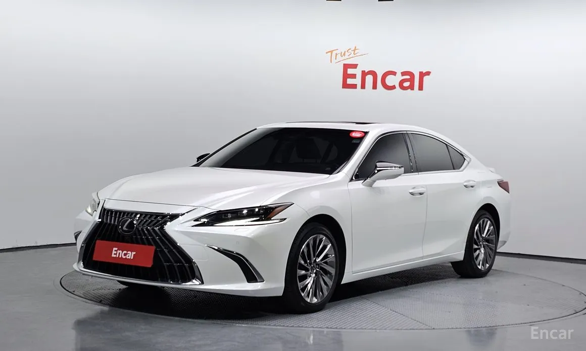 Фото 1 - Lexus ES