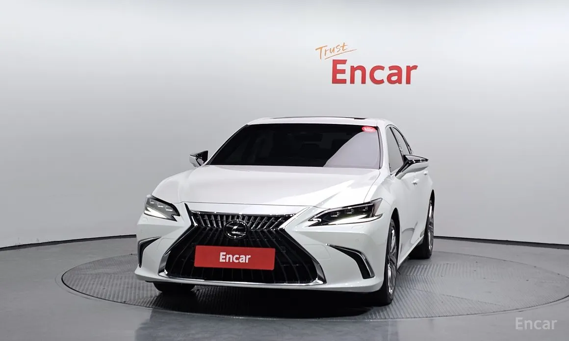 Фото 3 - Lexus ES