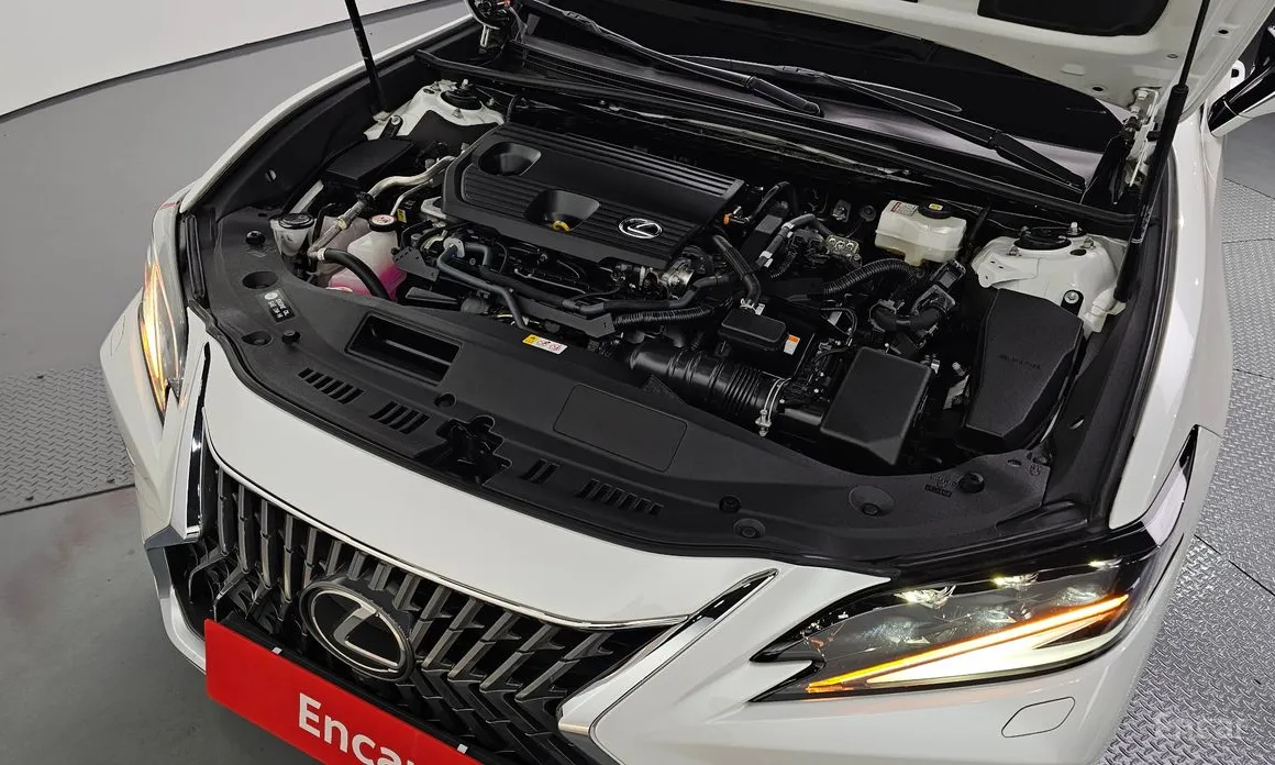 Фото 6 - Lexus ES