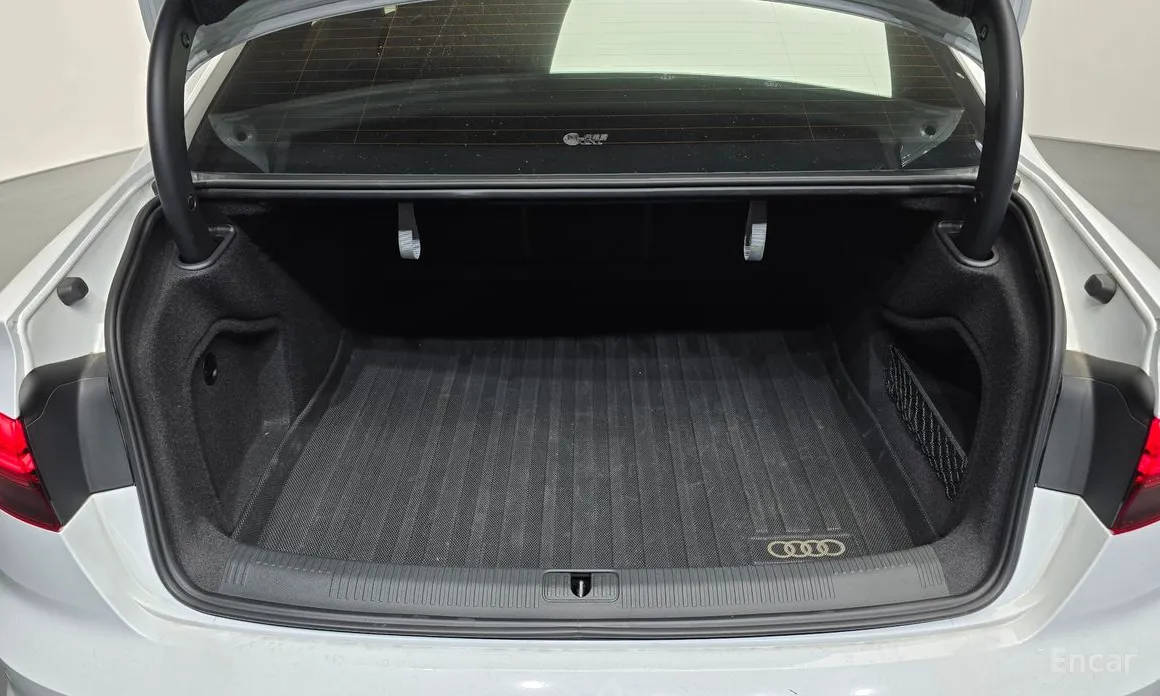 Фото 20 - Audi A4