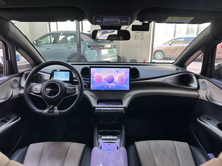 Фото 13 - BYD Dolphin