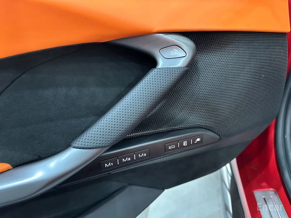 Фото 13 - Ferrari 296