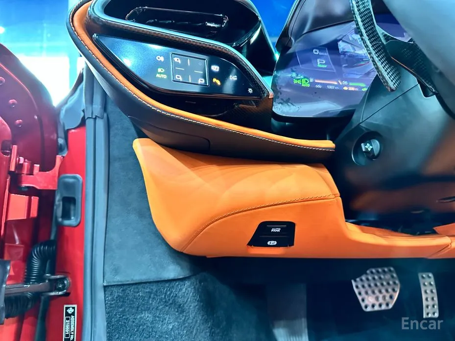 Фото 15 - Ferrari 296