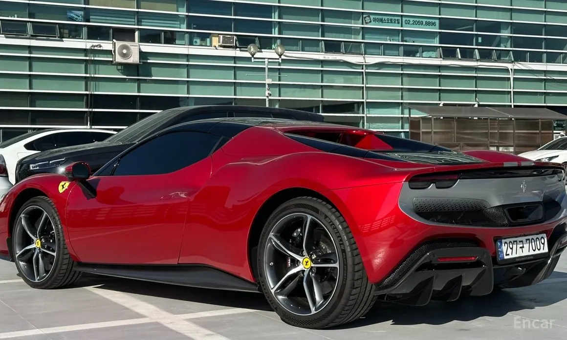 Фото 2 - Ferrari 296