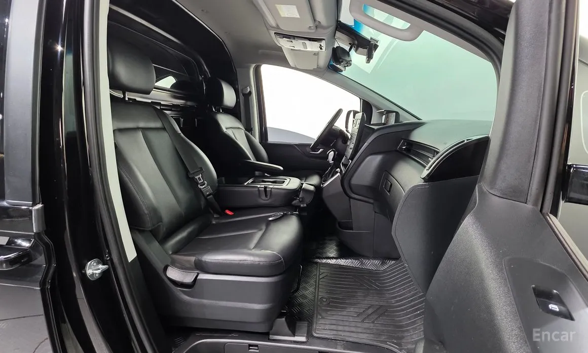 Фото 10 - Hyundai Staria