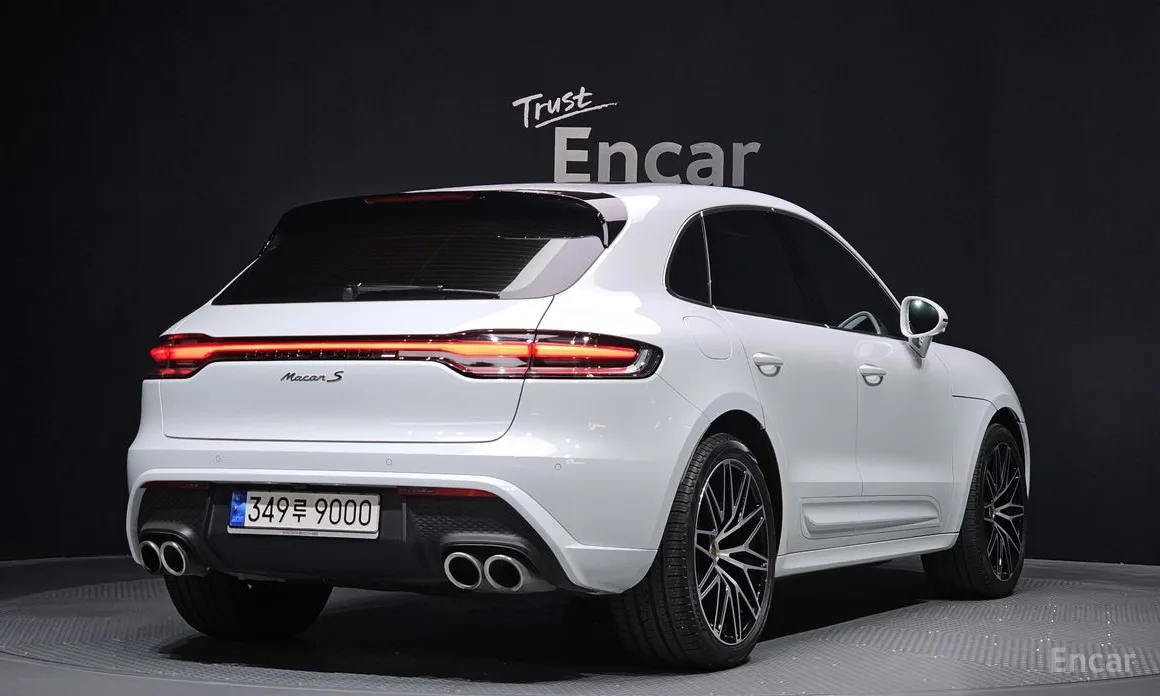 Фото 2 - Porsche Macan