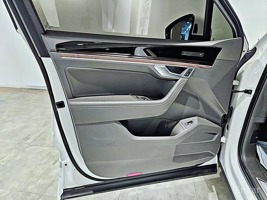 Фото 17 - Volkswagen Touareg