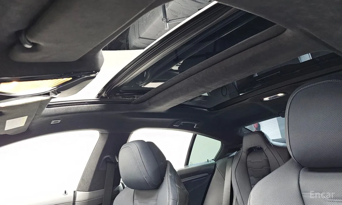 Фото 16 - BMW 8 Series