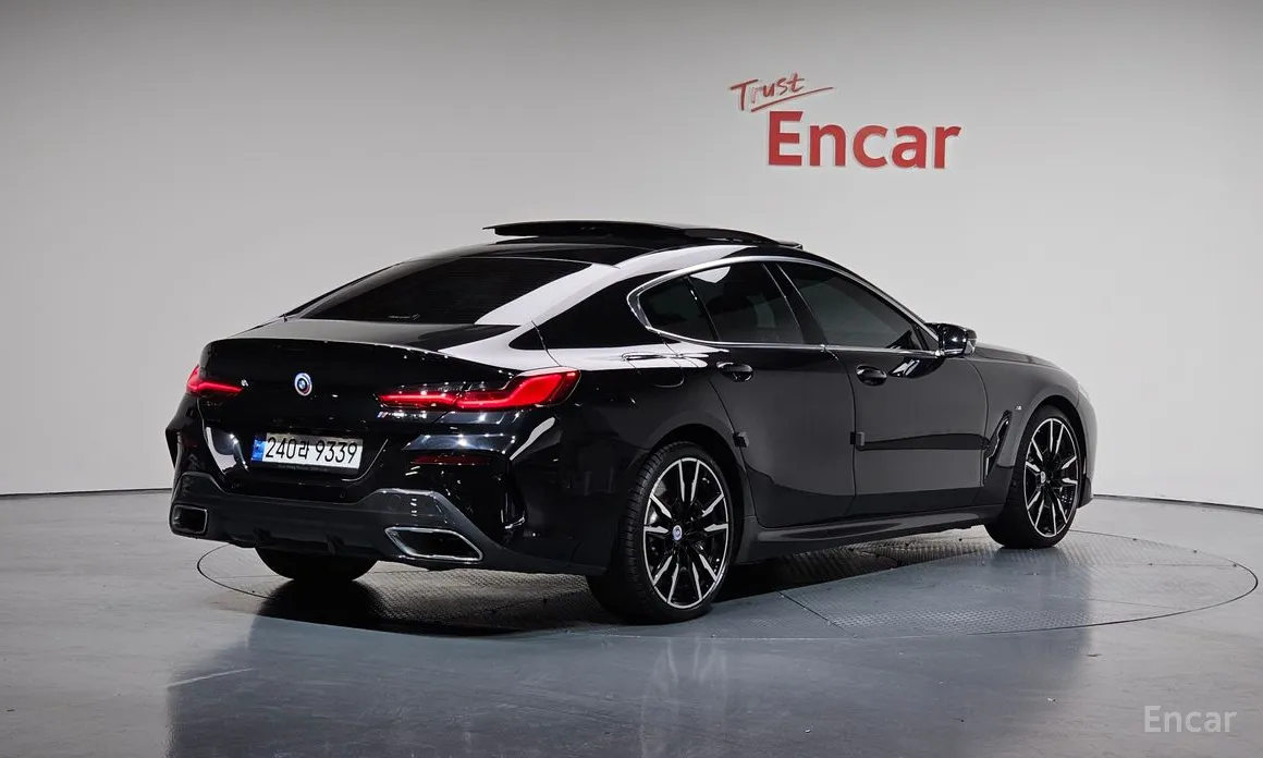 Фото 2 - BMW 8 Series