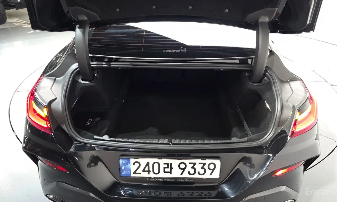 Фото 20 - BMW 8 Series