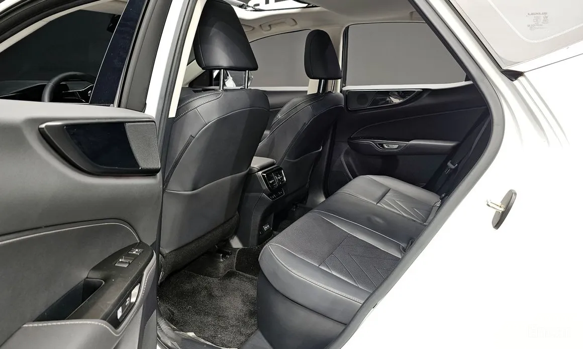 Фото 10 - Lexus NX