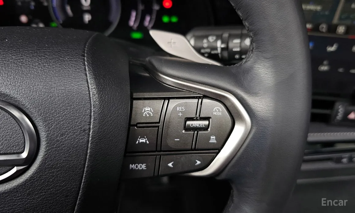 Фото 12 - Lexus NX