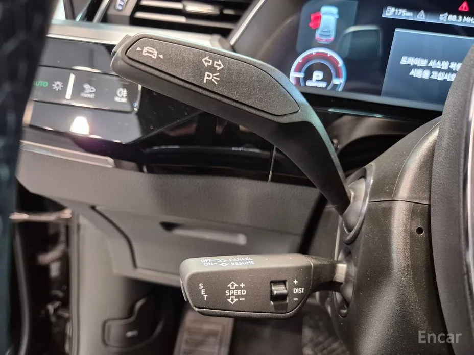 Фото 17 - Audi Q8 e-tron