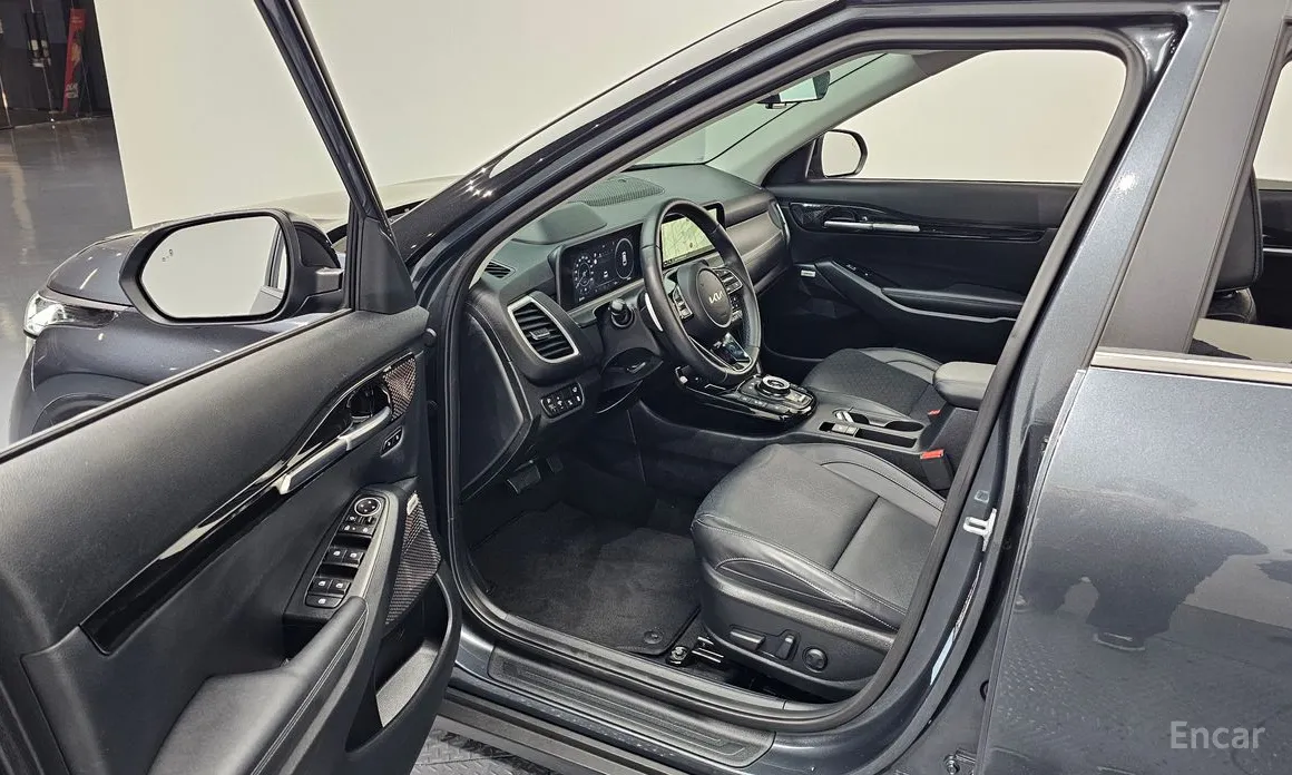 Фото 11 - Kia Seltos